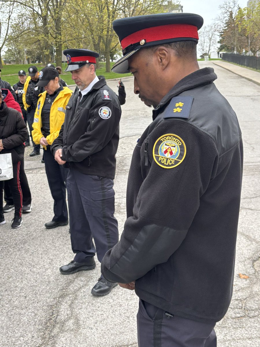 TPS43Div's tweet image. Today, we joined hands for the ‘Unity in Community’ Prayer Walk, bringing together hearts and minds from several neighbourhoods.
Walking in faith, we embraced peace, love, and unity.
Together, we rise. #UnityInCommunity #FaithWalk #SpreadLove #EmbracePeace #TPS 
Blaise Kurucz