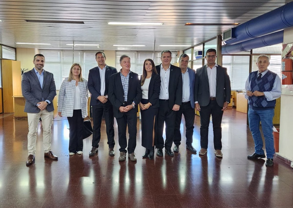 El pte del <a href="/HTC_Mendoza/">Tribunal de Cuentas Mendoza</a> , Dr. Néstor Parés, el Vocal Dr. Gustavo Riera y el Director de Administración Cr. Guillermo Buchin, visitaron al Dr. Sergio Oste (SPTCRA) en la provincia San Luis para coordinar futuros encuentros de trabajo🧵1/2
