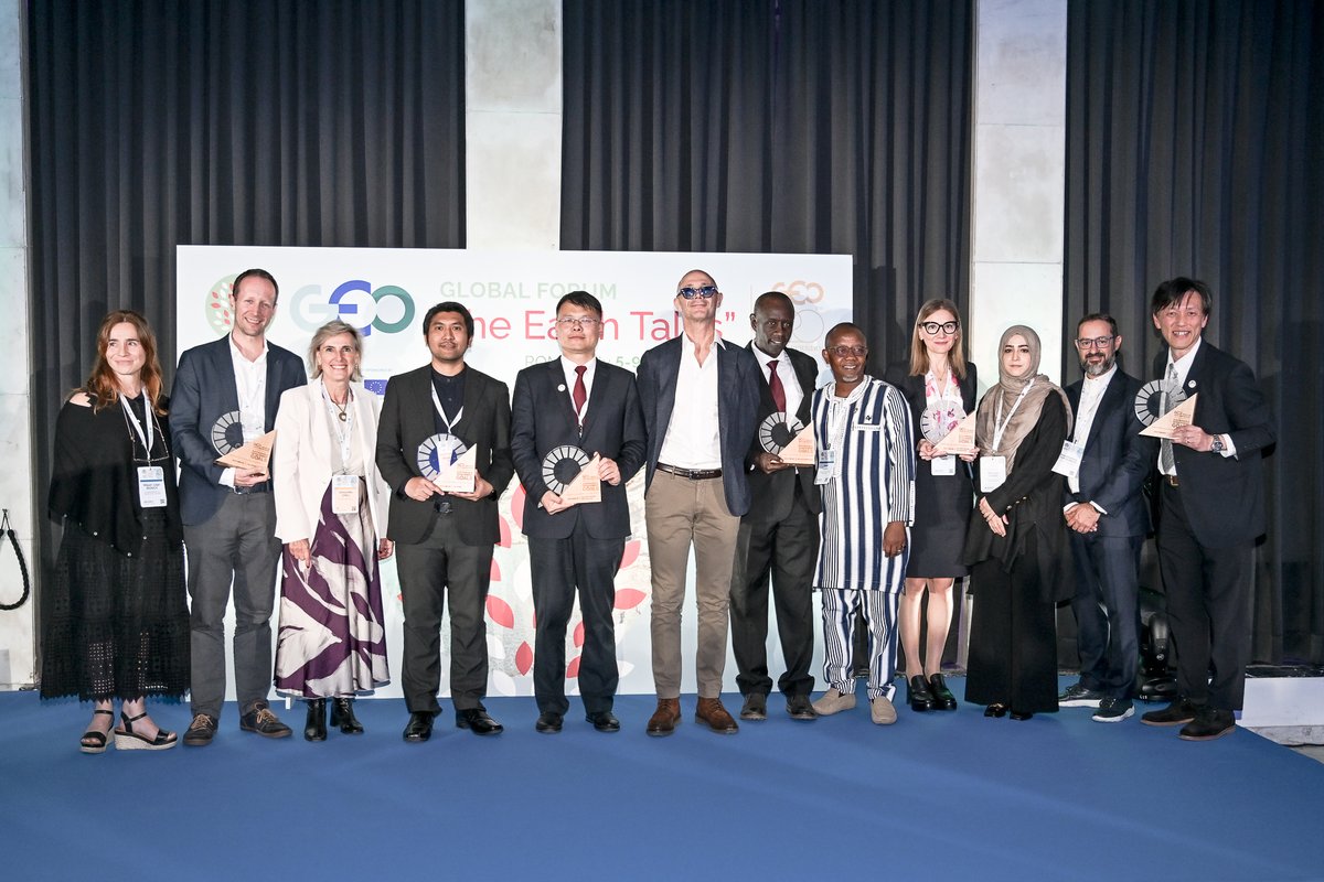We were SO thrilled to recognize our 6 GEO SDG Award Winners yesterday at the GEO Global Forum! 🏆🌏

Check out our website to learn more about the awardees and their inspiring #EOdata projects ⬇
eo4sdg.org/announcing-the…

#TheEarthTalks #Agenda2030 #SDGs