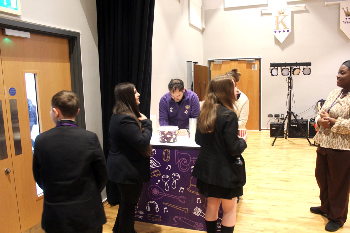 🎉 Reward time! 

Our amazing Year 8 pupils got to kick back and enjoy a cinema afternoon complete with popcorn and drinks. A well-deserved treat for their hard work! 🎬🍿🥤 

 #CinemaDay #Year8Rewards #SchoolVibes #StudentLife #arkkings