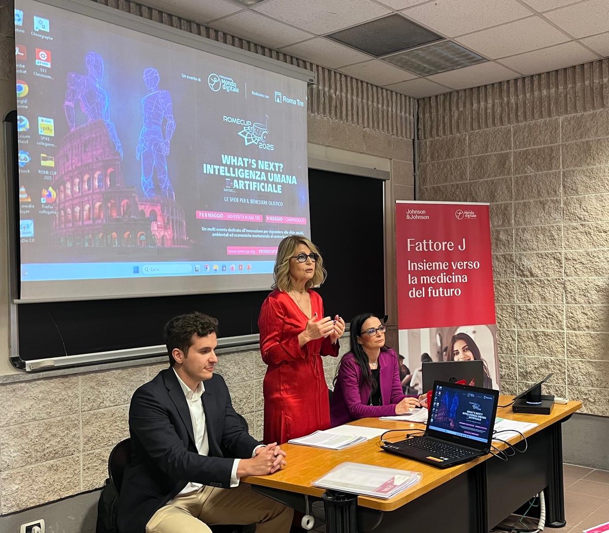 Oggi alla #RomeCup i ragazzi hanno dimostrato che non c’è limite alle idee, all’ingegno e alla volontà di fare la differenza. Studenti provenienti da tutta Italia si sono sfidati nel contest #Healthbot, presentando progetti di intelligenza artificiale per migliorare la qualità