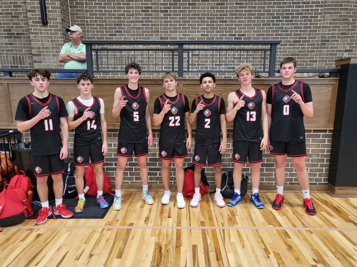 STowner10's tweet image. AIA 17U National team - Weekend Champs 🥇
They shred the net with 3’s all weekend long at the new IYAF facility in Waukee!
@TownMax10
@Attack_bball