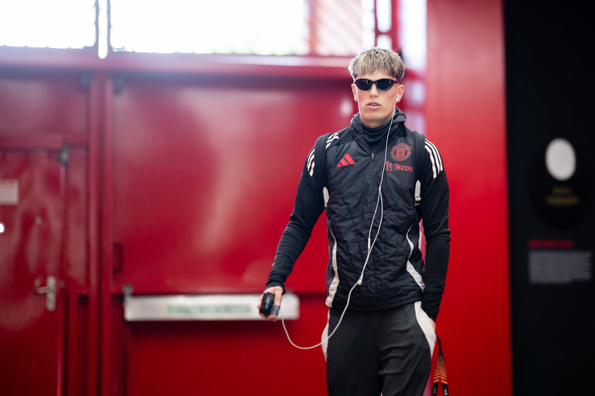 In the mood.

#MUFC || #UEL