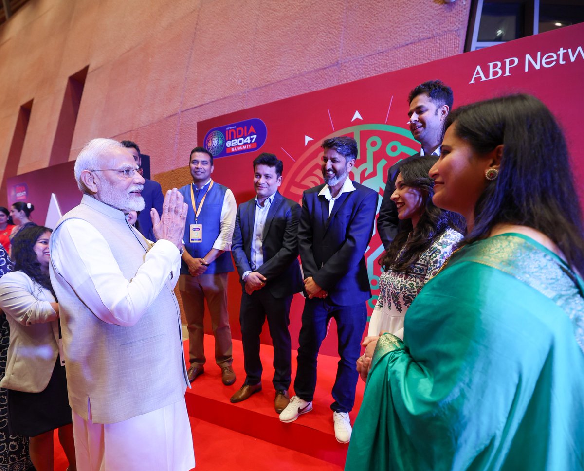 With the Hon'ble Prime Minister of India Shri Narendra Modi at ABP Network's India@2047 Summit | May 6, 2025 

PS: The two PM's in one frame 😀 

#NarendraModi #ABPIndiaAt2047 #PrimeMinister #Summit