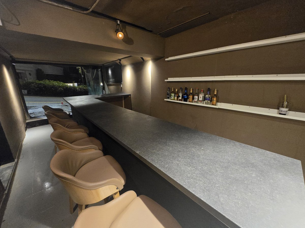 셀프인테리어 좋은점 : 돈 덜듬
안좋은점 : 개힘듬 시간오래걸림