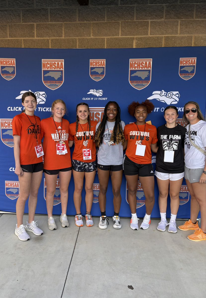 Thank you to @NCHSAA_SAAC for an incredible experience at the 2025 Student Leadership Conference! I’m grateful I got to attend with my friends who show leadership. Appreciate the opportunity, all the memories, and lifelong lessons! #NCHSAA #StudentLeaders #saac
