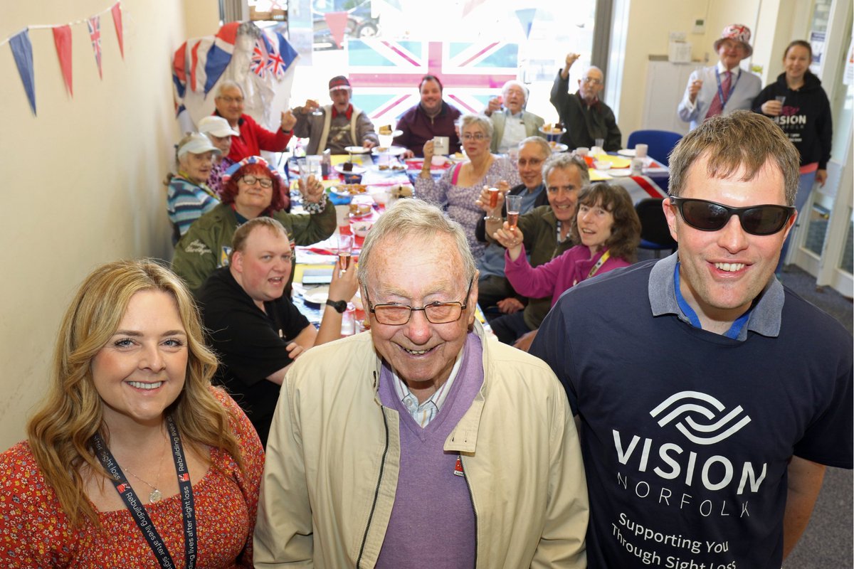 Vision Norfolk (@visionnorfolk) on Twitter photo We were honoured to be joined by 91 year-old Army veteran Tony Wilkin and a representative from <a href="/BlindVeterans/">Blind Veterans UK</a> to mark VE Day. 🇬🇧
#VEDay80 #SightLoss #Norfolk #GreatYarmouth We were honoured to be joined by 91 year-old Army veteran Tony Wilkin and a representative from <a href="/BlindVeterans/">Blind Veterans UK</a> to mark VE Day. 🇬🇧
#VEDay80 #SightLoss #Norfolk #GreatYarmouth