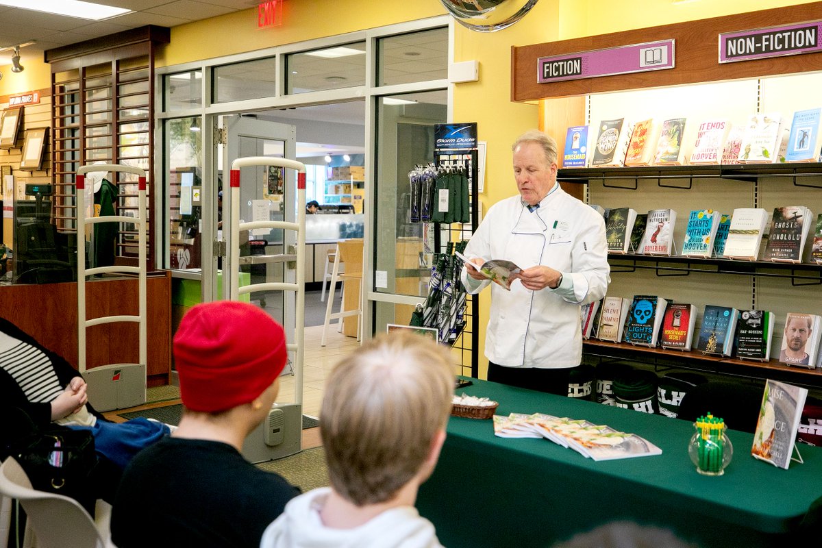 Thank you to Delhi alum Chef Len Mitchell '81 for visiting campus yesterday! He spoke with students about his career in the hospitality industry and signed copies of his new book, "Mise en Piece: A Culinary Journey in Search of Home.” Find it in the campus library or on Amazon!