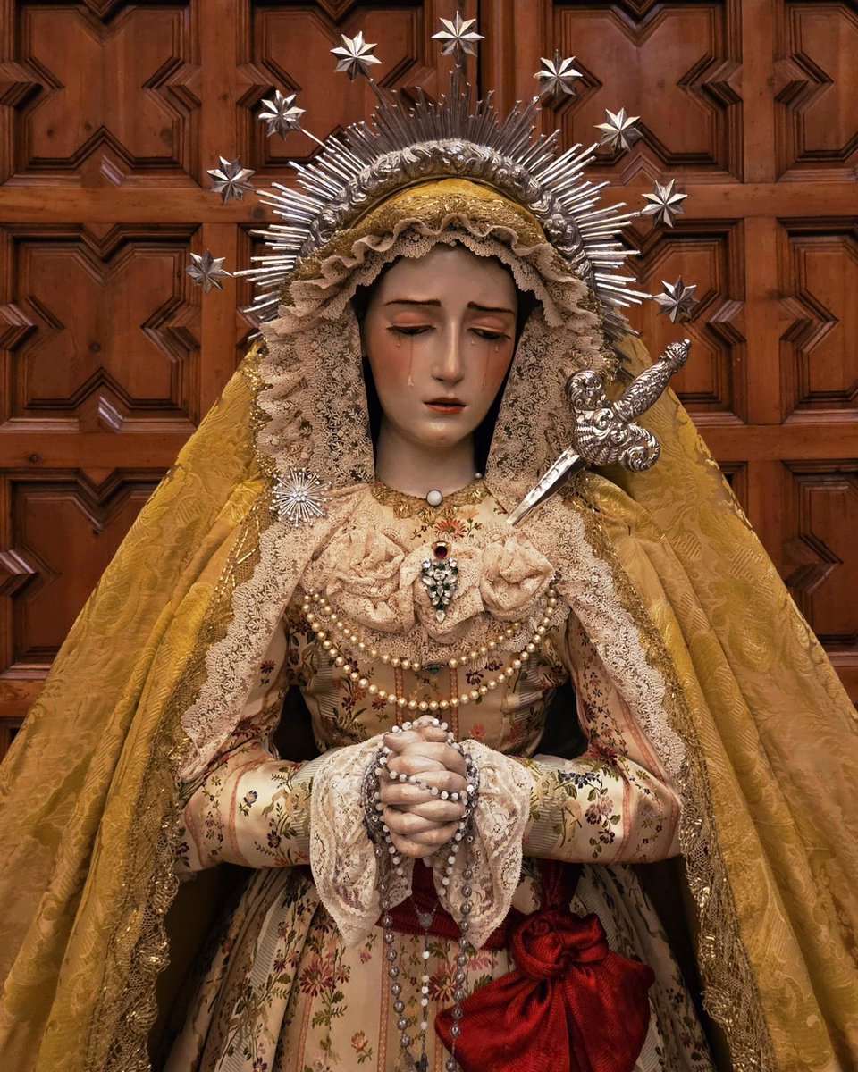 Santa María Madre de la Divina
Providencia ya se encuentra vestida para la pascua y el período estival posterior.

¡Oh María, Gracia plena!. Permítenos que nos alegremos con vos ya que el Señor te eligió y nos regaló tu Corazón!
#MutiladoMLG
#CofradíasMLG