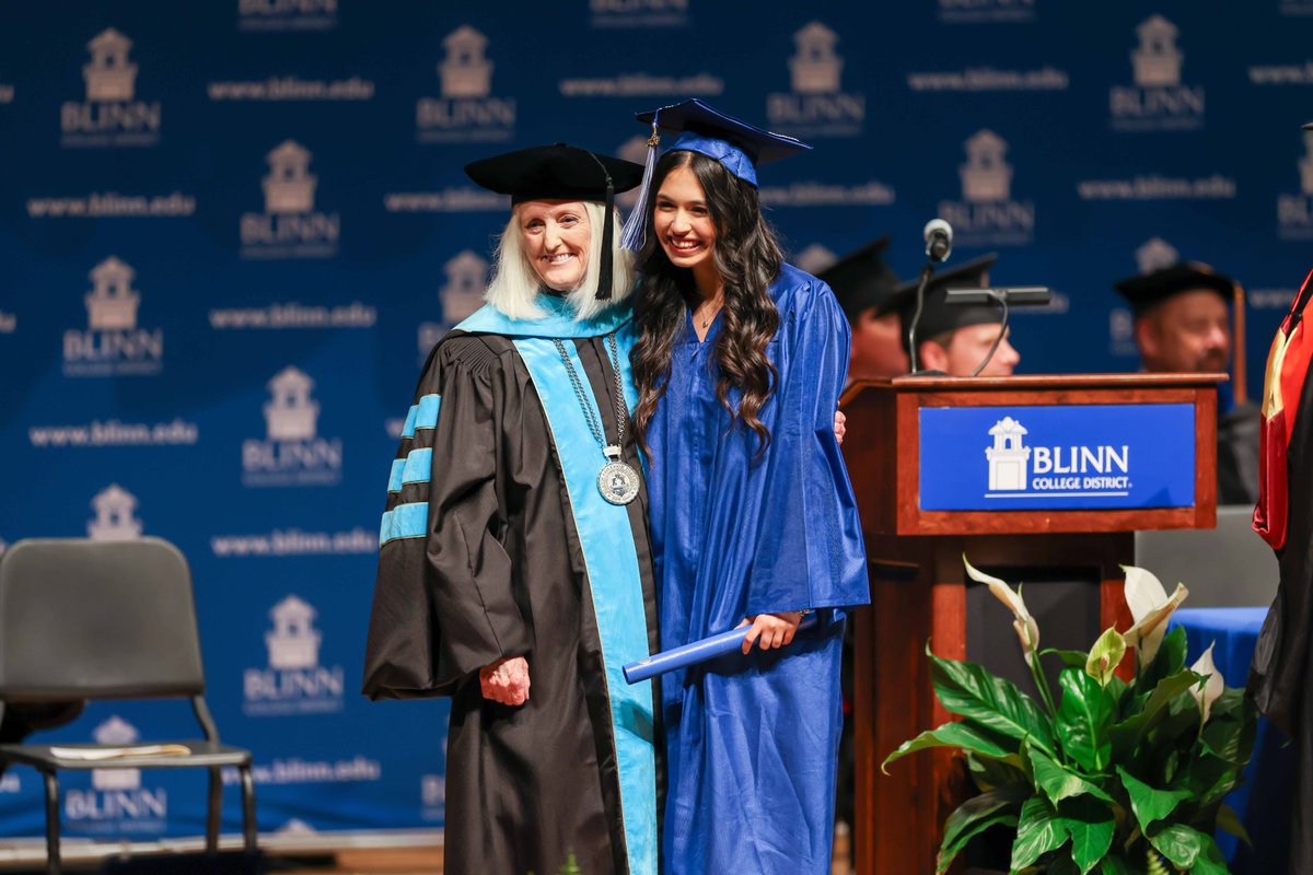 Lots of happy smiles at last night's <a href="/BlinnCollege/">Blinn College District</a> graduation ceremony!