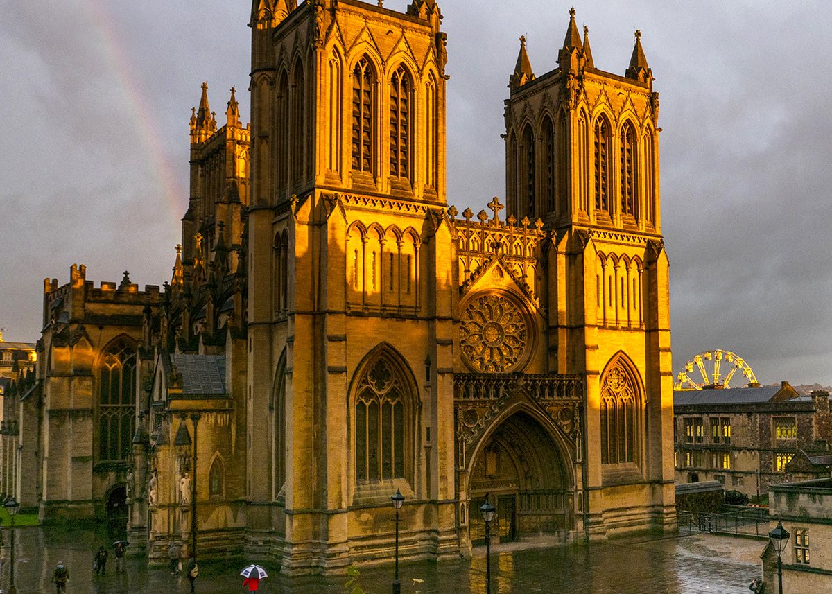 A special Evensong service is taking place at Bristol Cathedral on Sunday 11 May to commemorate the 80th anniversary of Victory in Europe Day. The hour-long service will be a moving and reflective experience and is open to all. 

Book tickets: orlo.uk/jGsNG

#VEDay80