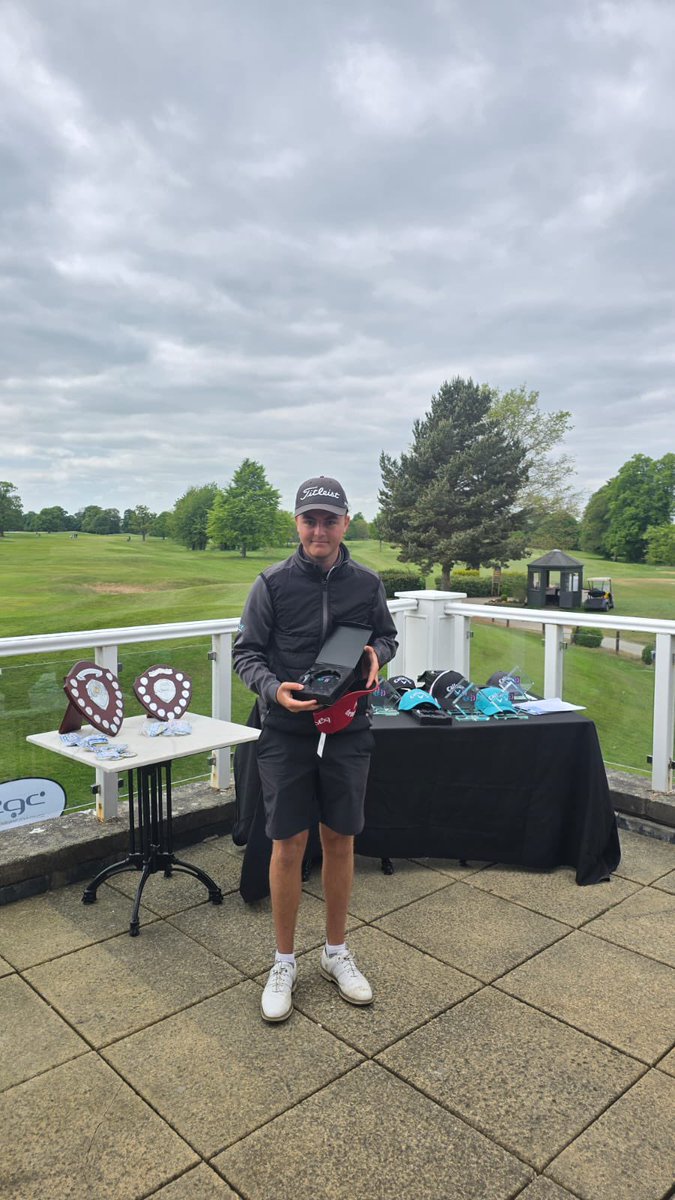 William Pontin being presented with his prizes for topping the ICT South regional group. William performed well in this weeks finals. William is a first year student, and we look forward to seeing his academic and sporting potential continue to flourish next year.
