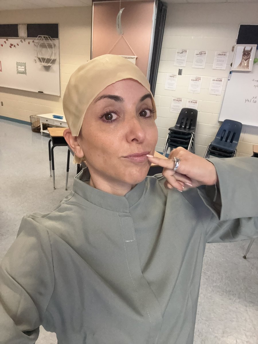 garcie11's tweet image. It’s Austin Powers Day at school for Teacher Appreciation Week! Nothing but groovy vibes and outrageous outfits! #TeacherAppreciationWeek #AustinPowersDay #GroovyTeachers