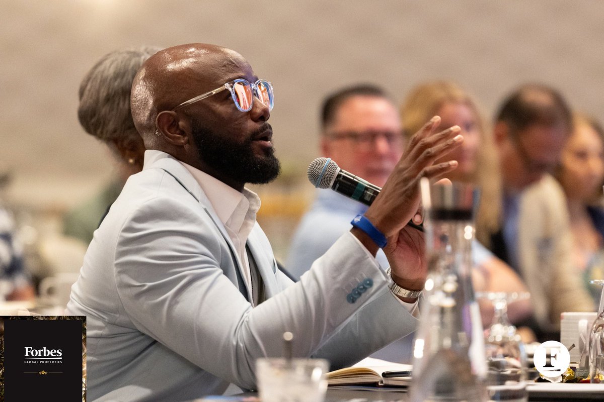 chrisadderleyRE's tweet photo. Being heard in business isn’t just about speaking up, it’s about resonating. Whether it’s a team meeting, client call, or community platform, your voice has power! Speak with purpose, listen with intent, and let your message echo across every space you show up in. #ListWithChris https://t.co/Zhrmet12Q0
