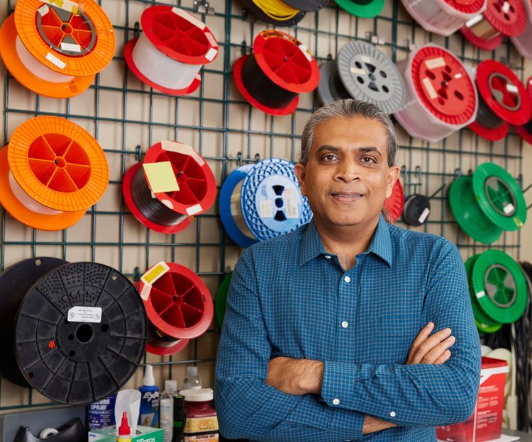 BUCollegeofENG's tweet image. Siddharth Ramachandran's work with light wave devices has helped advance optical networks, laser-based defense systems, brain imaging, and quantum computing. Hear him talk about his research experiences in industry and academia:
spr.ly/6017Nystf