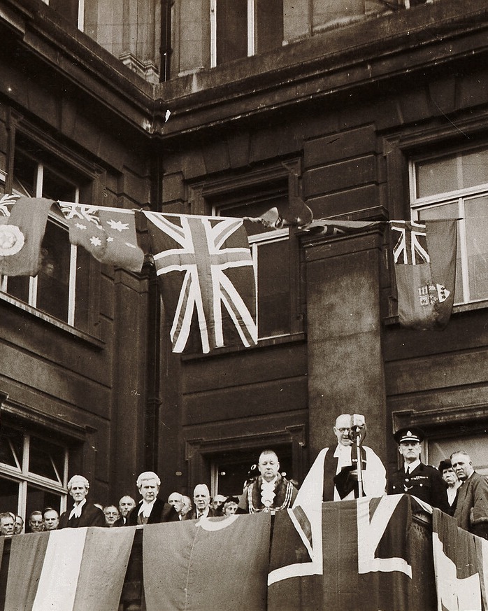 Today we mark the 80th anniversary of Victory in Europe. 

On this day in 1945 Winston Churchill announced the end of the second World War . In our blog we look at the celebrations around Brighton to celebrate this moment in history. 

bit.ly/43cB9ib