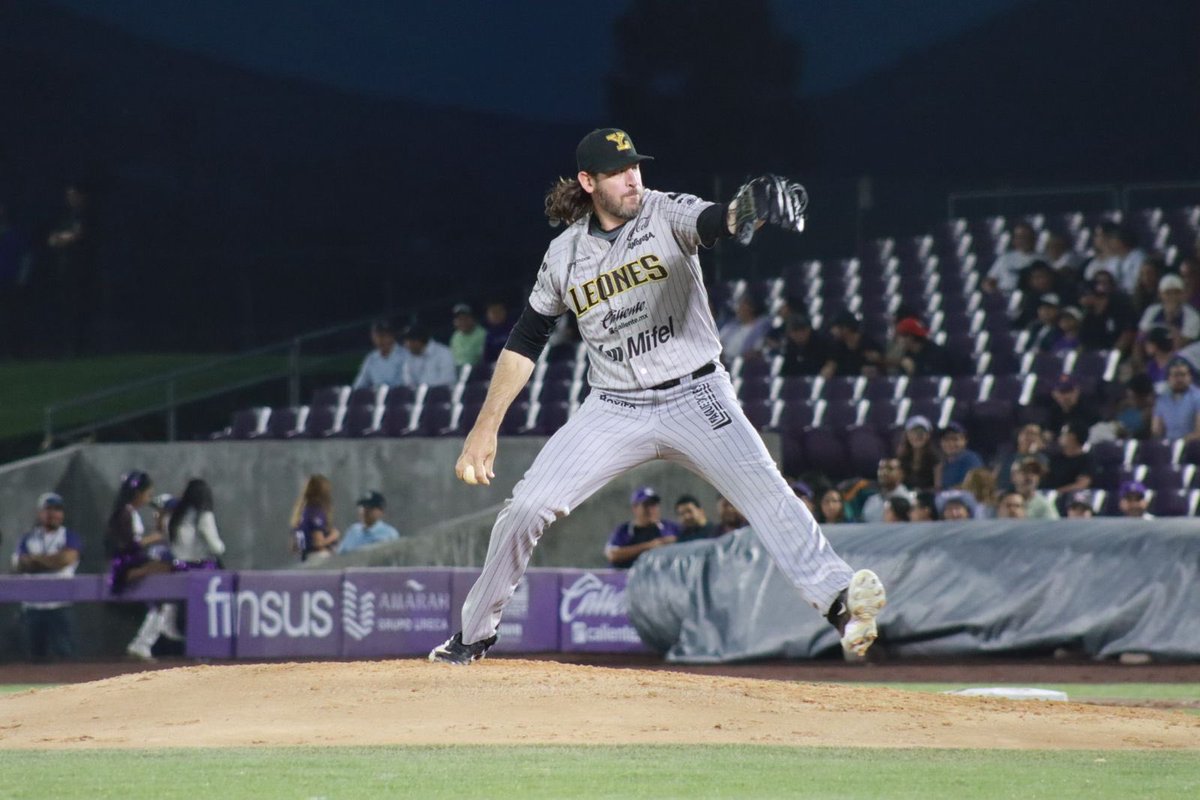 Beisbolpuro (@beisbolpuro) on Twitter photo PITCHERS PARA HOY
Lanzadores abridores anunciados para este jueves en la <a href="/LigaMexBeis/">Liga Mexicana de Beisbol</a>:
-CHIHUAHUA (Caleb Smith 0-2, 7.59) vs DOS LAREDOS (Cam Vieaux 1-1, 5.34)
-YUCATÁN (Logan Ondrusek 1-0, 4.11) vs OAXACA (Jake Faria 1-0, 7.45)
-QUINTANA ROO (Carl Edwards Jr. 0-0, 0.00) vs PITCHERS PARA HOY
Lanzadores abridores anunciados para este jueves en la <a href="/LigaMexBeis/">Liga Mexicana de Beisbol</a>:
-CHIHUAHUA (Caleb Smith 0-2, 7.59) vs DOS LAREDOS (Cam Vieaux 1-1, 5.34)
-YUCATÁN (Logan Ondrusek 1-0, 4.11) vs OAXACA (Jake Faria 1-0, 7.45)
-QUINTANA ROO (Carl Edwards Jr. 0-0, 0.00) vs