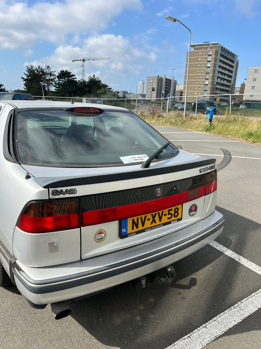 Onze Petrolheads courtesycar, deze Saab 9000 turbo, gespot bij BMW Driving Experience in Zandvoort.