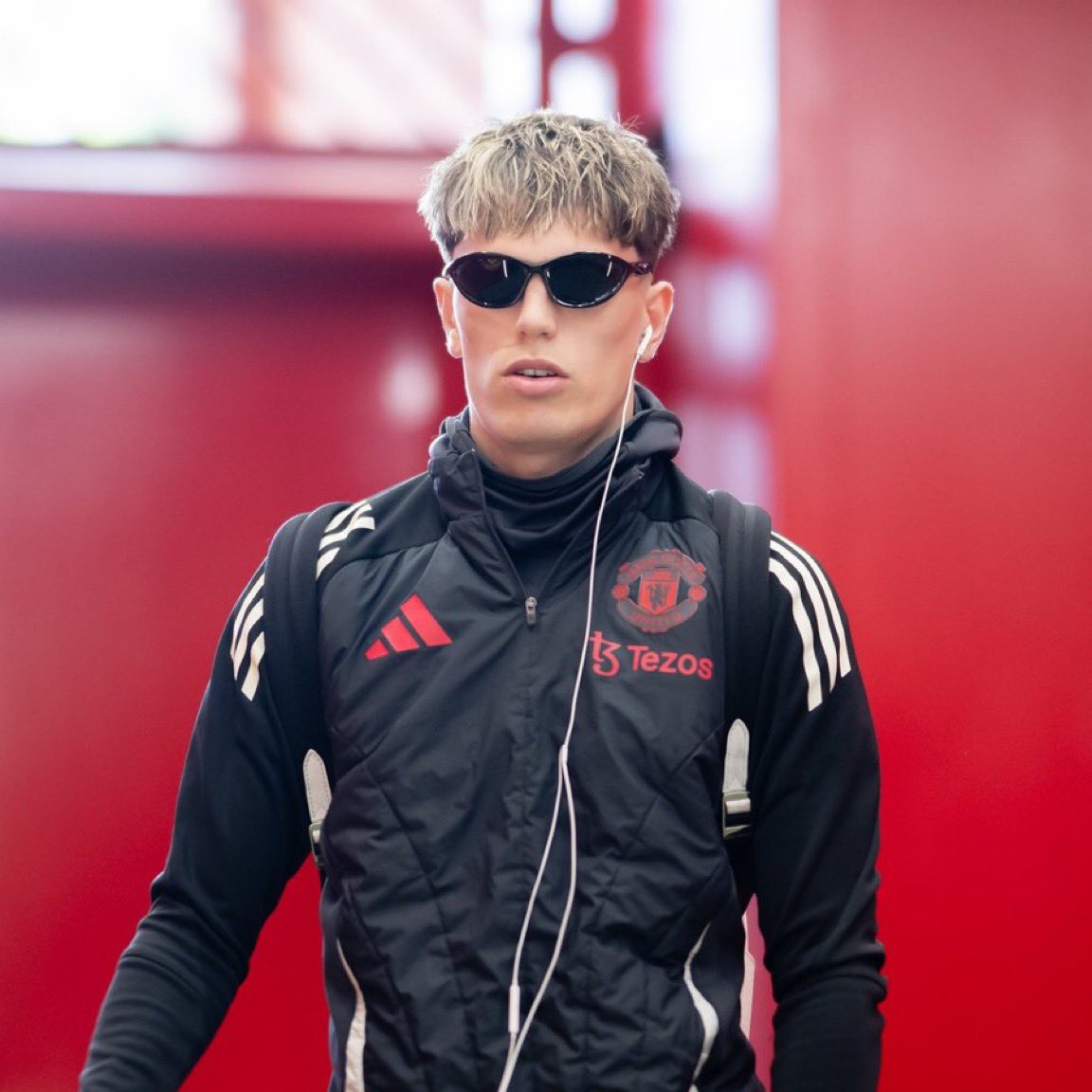 Garnacho is LOCKED in. 🤣🕶️