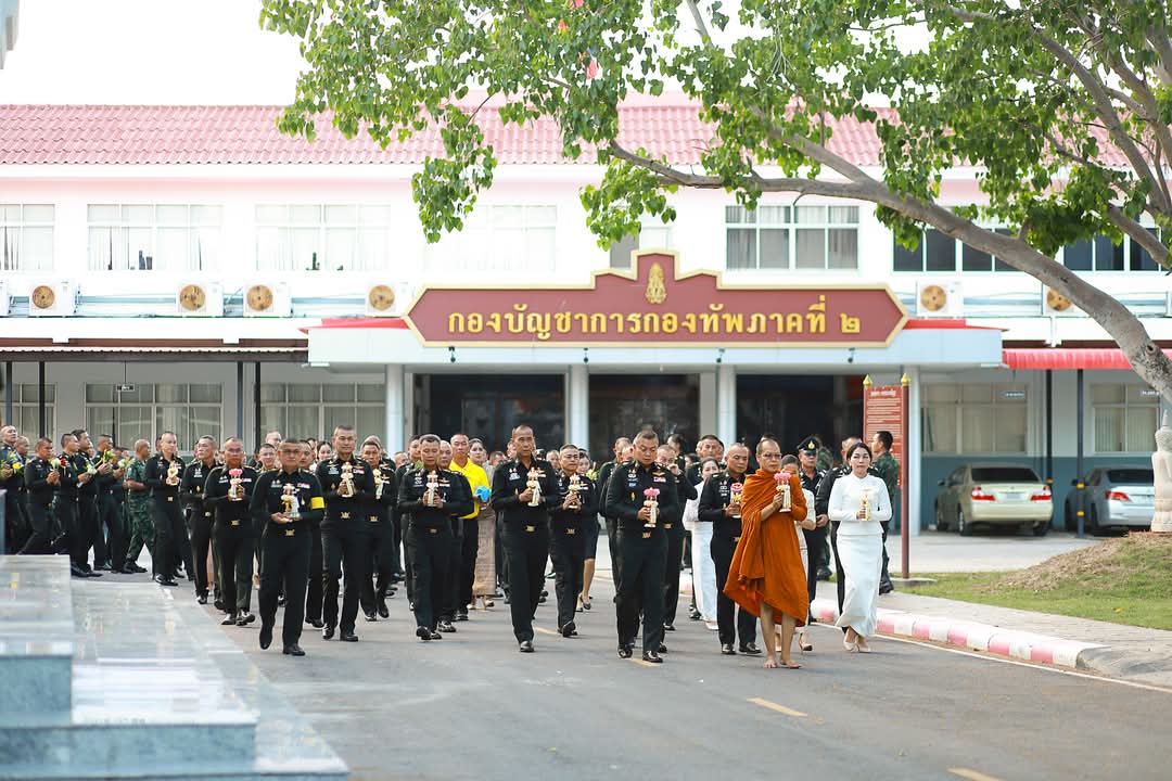 201_engineer's tweet image. พ.ท.กฤษฎา ตะเภาพงษ์ ผบ.ช.2 พัน.201 พร้อมด้วย คุณ สุทธิรัตน์ ตะเภาพงษ์ ประธาน สม.ทบ. สาขา ช.2 พัน.201 นำกำลังพลของหน่วย ร่วมเวียนเทียนเนื่องในวันวิสาขบูชา ประจำปี 2568 โดยมี พล.ท.บุญสิน พาดกลาง มทภ.2 เป็นประธานประกอบพิธีเวียนเทียนเนื่องในวันวิสาขบูชา

#กองทัพภาคที่2
#วิสาขบูชา2568