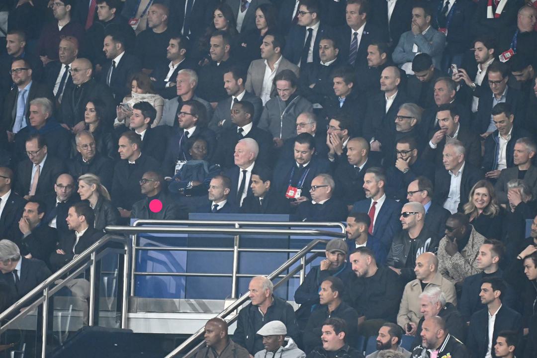 The_Big_Fish7's tweet photo. H.E PK
Louise Mushikiwabo
President Čeferin (UEFA)
President Al-Khelaifi (PSG)
President Textor (Lyon)
Didier Deschamps🇫🇷
Luis Ocampos (PSG) 
Samuel Eto’o🇨🇲
Sabri Lamouchi🇫🇷
Omar Sy🇫🇷(Actor)
DJ Snake 
Khaby00🇫🇷 (Comedian)
 bahuriye muri #VisitRwanda Derby  PSG⚽️⚽️⚽️ vs ARSENAL ⚽️ https://t.co/wpaTR3JRrU