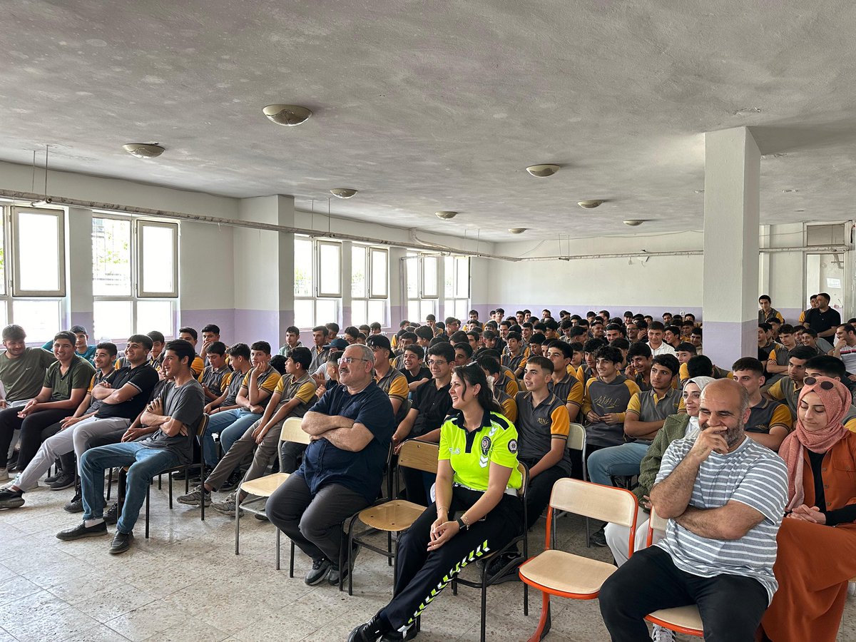 Birecik Anadolu İmam Hatip Lisesi (@birecikimam) on Twitter photo Biyoloji Öğretmenimiz Esra KURT TİRYAKİ’nin girişimleri ile İlçe Emniyet Müdürlüğü’müzde görevli trafik ve çocuk şube polisleri tarafından Trafik ve İlk Yardım Haftası münasebetiyle öğrencilerimize bilgilendirme semineri yapılmıştır.
<a href="/BirecikMem/">Birecik İlçe Mem</a>
<a href="/birecikkaymakam/">T.C. Birecik Kaymakamlığı 🇹🇷</a>
<a href="/TurgutMehdi/">Mehdi TURĞUT</a> Biyoloji Öğretmenimiz Esra KURT TİRYAKİ’nin girişimleri ile İlçe Emniyet Müdürlüğü’müzde görevli trafik ve çocuk şube polisleri tarafından Trafik ve İlk Yardım Haftası münasebetiyle öğrencilerimize bilgilendirme semineri yapılmıştır.
<a href="/BirecikMem/">Birecik İlçe Mem</a>
<a href="/birecikkaymakam/">T.C. Birecik Kaymakamlığı 🇹🇷</a>
<a href="/TurgutMehdi/">Mehdi TURĞUT</a>
