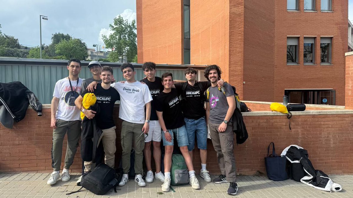 Este último fin de semana, algunos de nuestros miembros y amigos de la FIC estuvieron presentes en la <a href="/hackupc/">HackUPC</a> 2025. Enhorabuena por este evento tan divertido y emocionante. Ansiosos por repetir!🥳