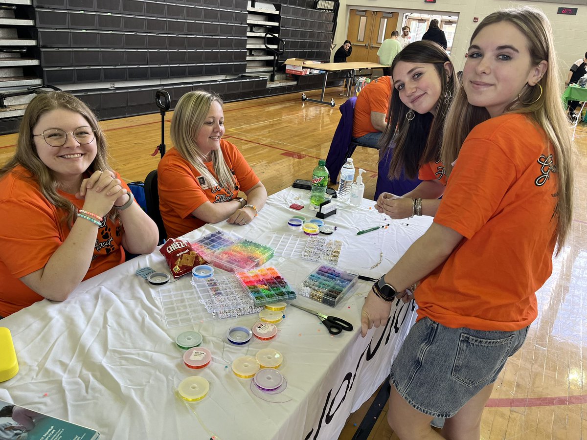 It’s always a good day when the therapy dogs are here! Wildcat Wellness Day is in full swing! Lots of free activities hosted by community partners to promote mental health and wellness to students here at Greater Latrobe Senior and Junior High Schools! 🐾