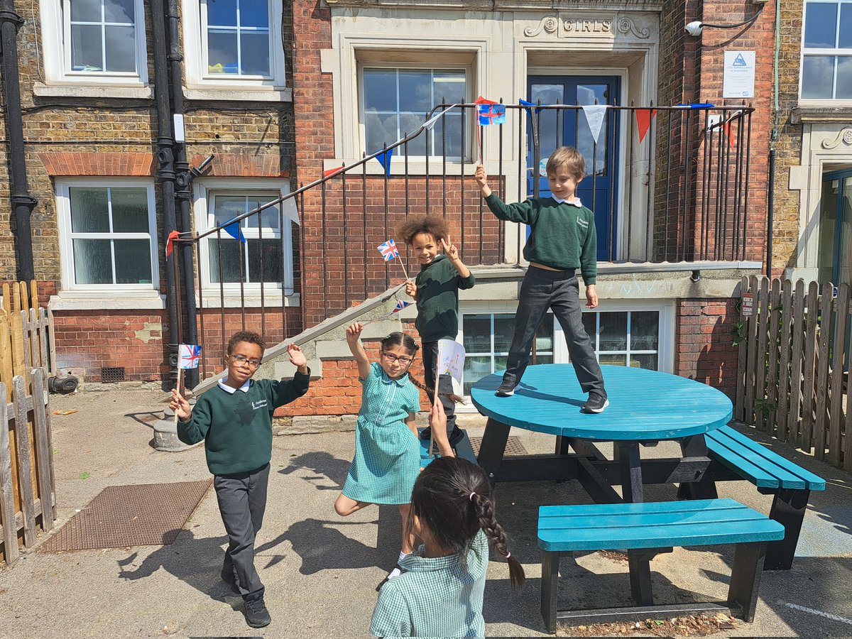 @year1fossdene (@year1fossdene) on Twitter photo Year 1 had a wonderful day learning about and celebrating #VEDay80. We made flags and played all afternoon... just how we imagine Fossdene's six year olds would have done 80 years ago! <a href="/FossdeneSchool/">Fossdene Primary School</a> Year 1 had a wonderful day learning about and celebrating #VEDay80. We made flags and played all afternoon... just how we imagine Fossdene's six year olds would have done 80 years ago! <a href="/FossdeneSchool/">Fossdene Primary School</a>
