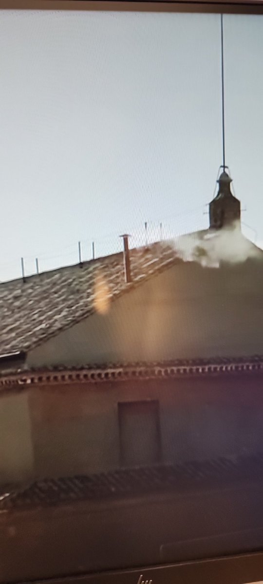 DeepTheology's tweet photo. Habemus papem!  White smoke! #popewatch https://t.co/teXu3u3ob1