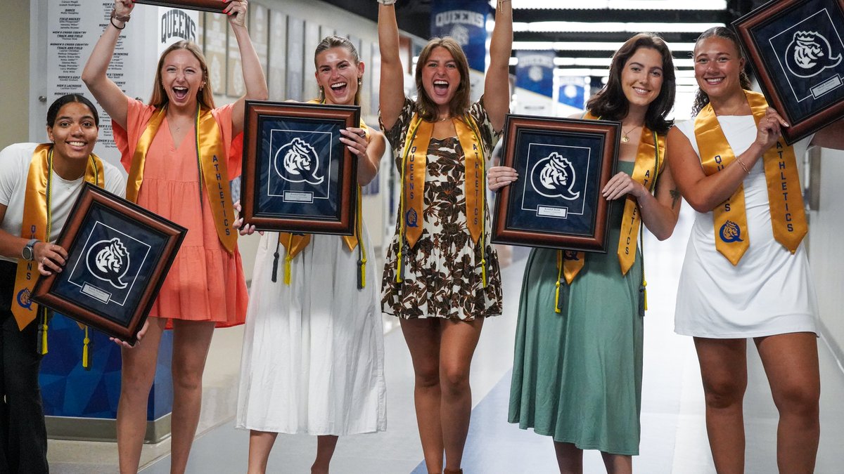 Thank you &amp; congratulations once again to our Queens women’s volleyball seniors for your hard work and leadership. We’re so proud of everything you’ve accomplished! 👑

#RoyalsRise | #QUeenCity | #CLT
