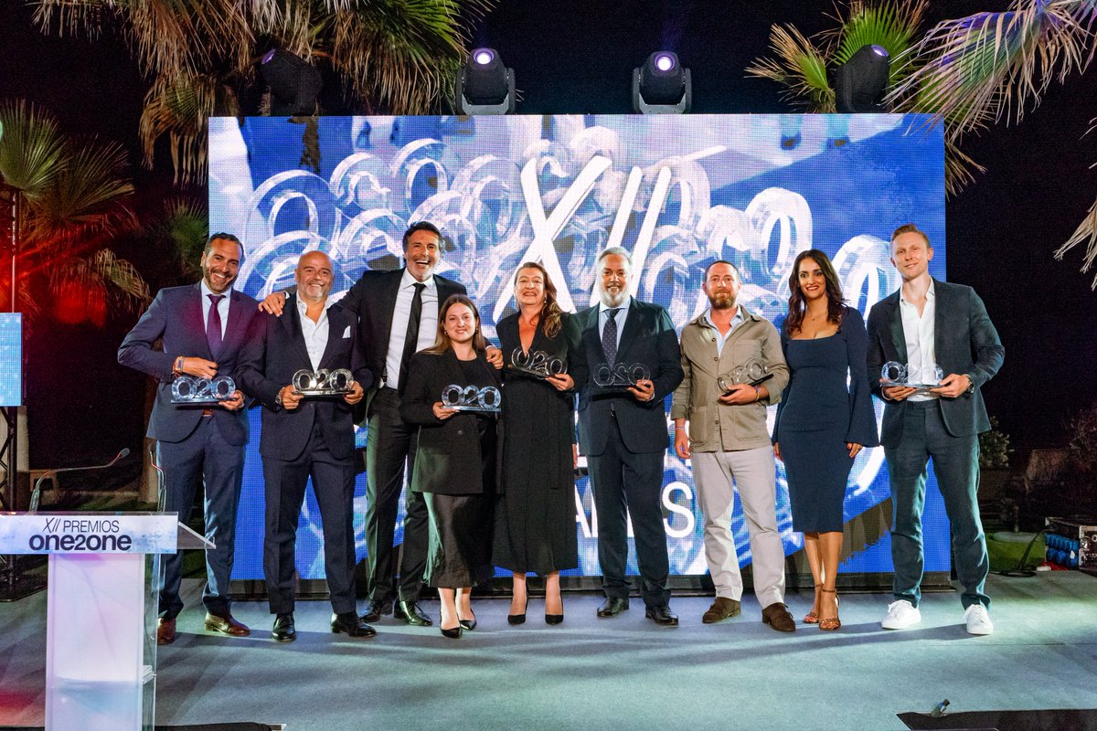 🏆 ¡Coonic recibe el premio "Mejor Empresa de Comunicación" de Málaga en los #PremiosOne2One 2025! 

Este logro refleja nuestra pasión por conectar #marcas con personas a través de ideas estratégicas e innovadoras.

 ¡Gracias a todo el equipo, clientes y colaboradores! 🚀