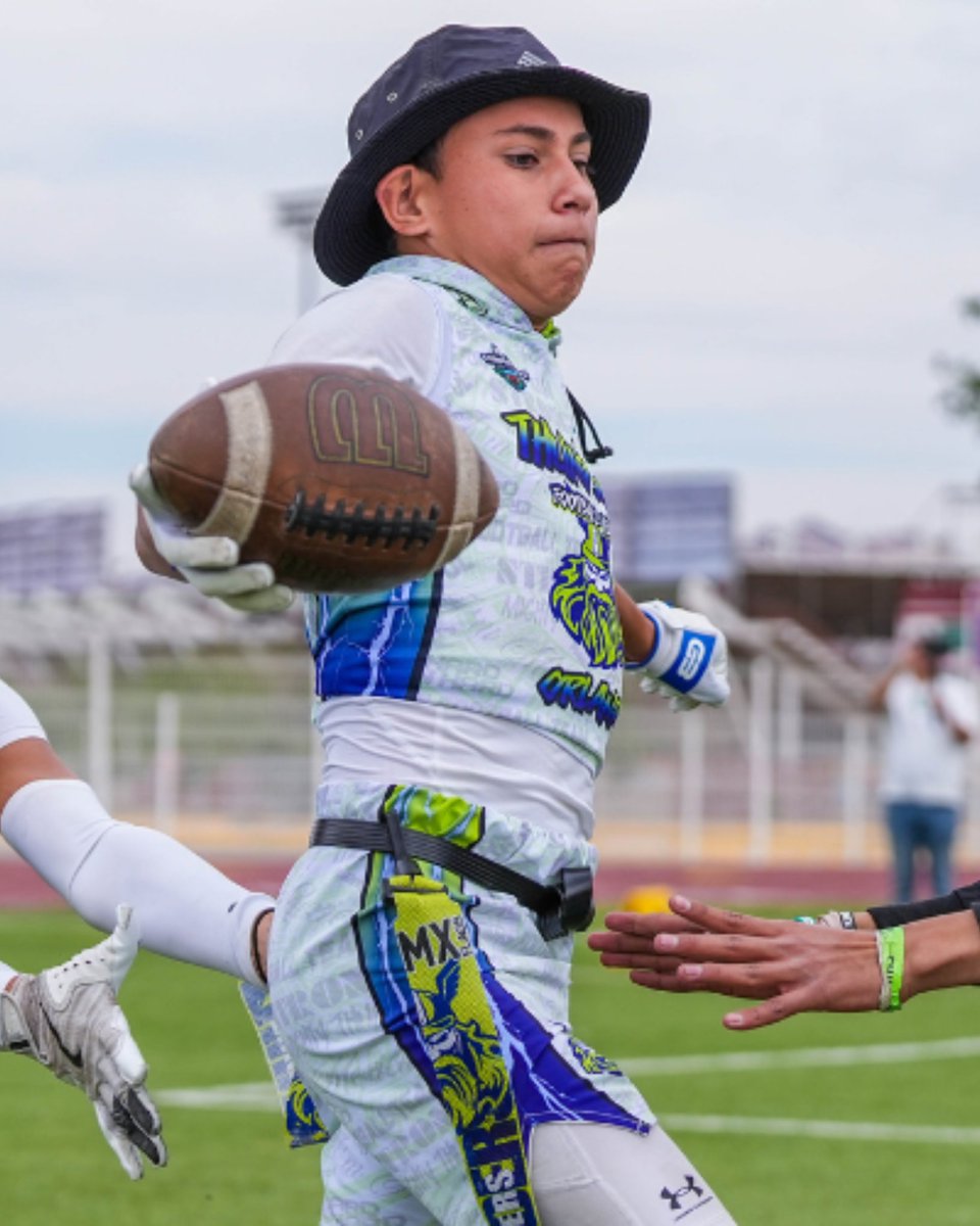 WilsonFootball's tweet image. We teamed up with @FMFAOFICIALMX, as the city of Chihuahua hosted their 4th annual National Youth Flag Football Tournament. 🏈
This event featured teams from various regions of the country, promoting healthy competition and fostering values of the the sport.
#WilsonFootball