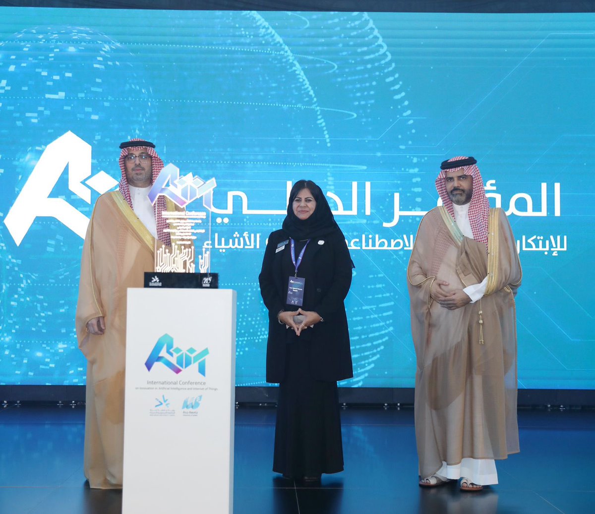 DrSelwa's tweet photo. سعدت بالتحدث في المؤتمر الدولي للإبتكار في الذكاء الاصطناعي و إنترنت الأشياء في جلسة حوارية عن أهمية الذكاء الاصطناعي في القطاع الصحي و كيف نعمل في  @sdm_ai  بنقلة نوعية في التشخيص المبكر للأمراض المزمنة. 

كل الشكر لـ @UOfjeddah على هذه الاستضافة

 #مؤتمر_الذكاء_الاصطناعي_2025_UJ