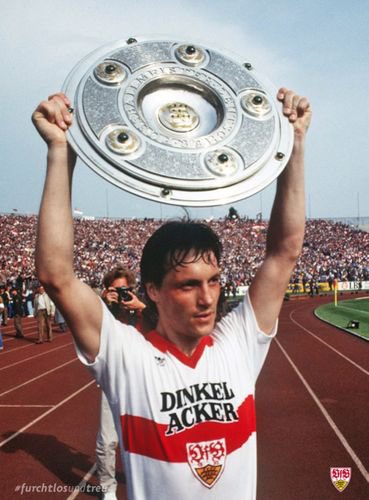 Besti íslenski knattspyrnumaðurinn er sjötugur í dag! 
Til hamingju með daginn Ásgeir!