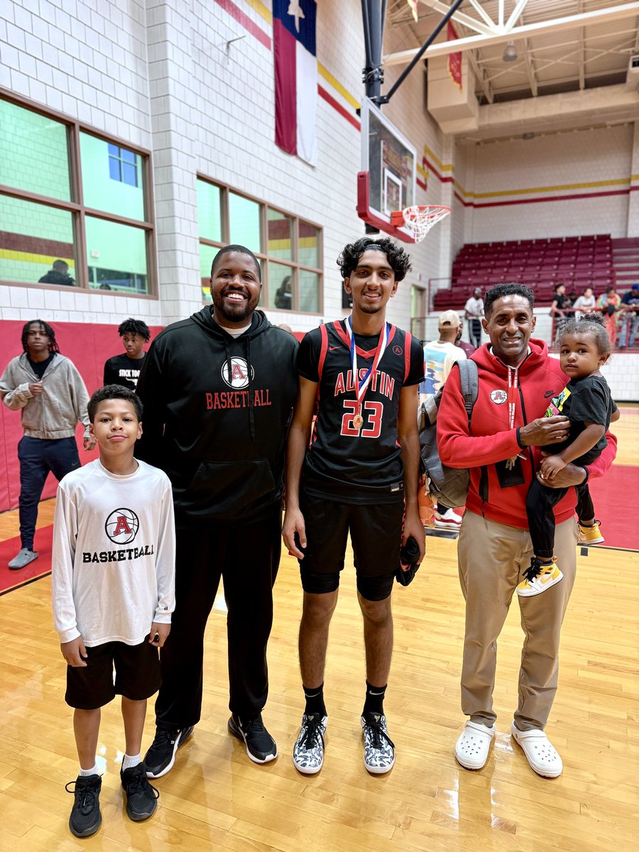 AHS Basketball (@ahsdawg_hoops) on Twitter photo Last night we had the privilege of watching our captain for the past two years <a href="/shyampatel2025/">Shyam Patel</a>, take the court one last time in a Bulldogs jersey. True to form he represented the DAWGS with pride! Excited to see you thrive at Case Western and all the great things ahead! Last night we had the privilege of watching our captain for the past two years <a href="/shyampatel2025/">Shyam Patel</a>, take the court one last time in a Bulldogs jersey. True to form he represented the DAWGS with pride! Excited to see you thrive at Case Western and all the great things ahead!