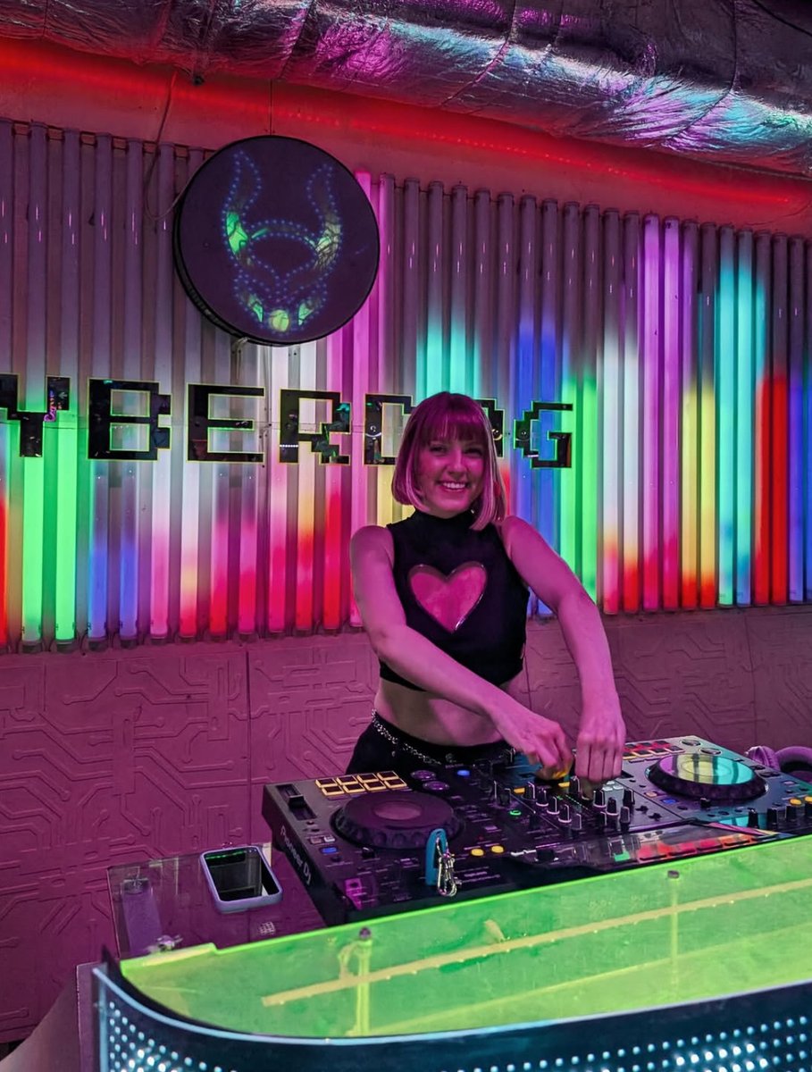 Your Cyberlooks 💚👽️

Tag us on Instagram and use #Cyberdog to be featured