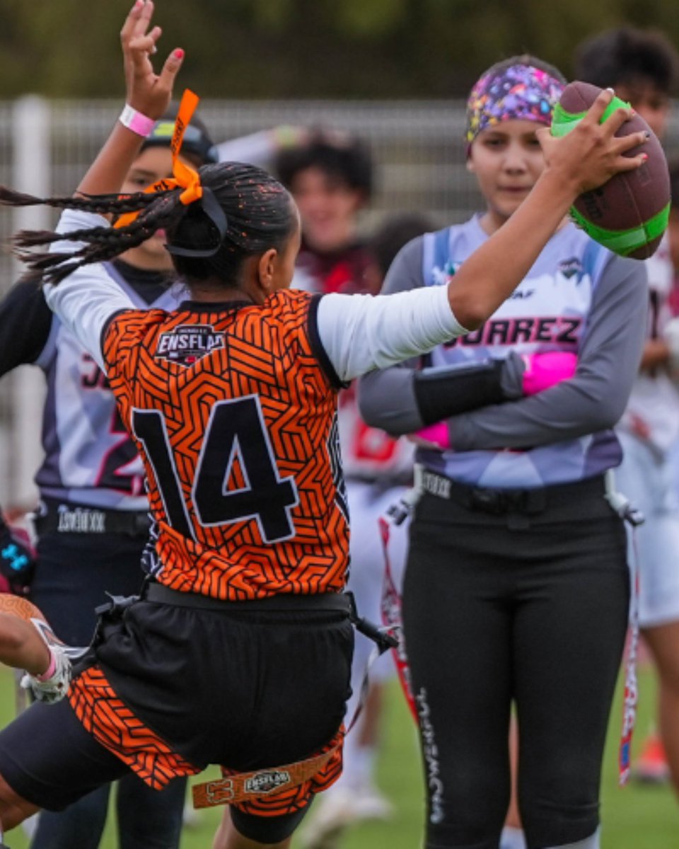 WilsonFootball's tweet image. We teamed up with @FMFAOFICIALMX, as the city of Chihuahua hosted their 4th annual National Youth Flag Football Tournament. 🏈
This event featured teams from various regions of the country, promoting healthy competition and fostering values of the the sport.
#WilsonFootball