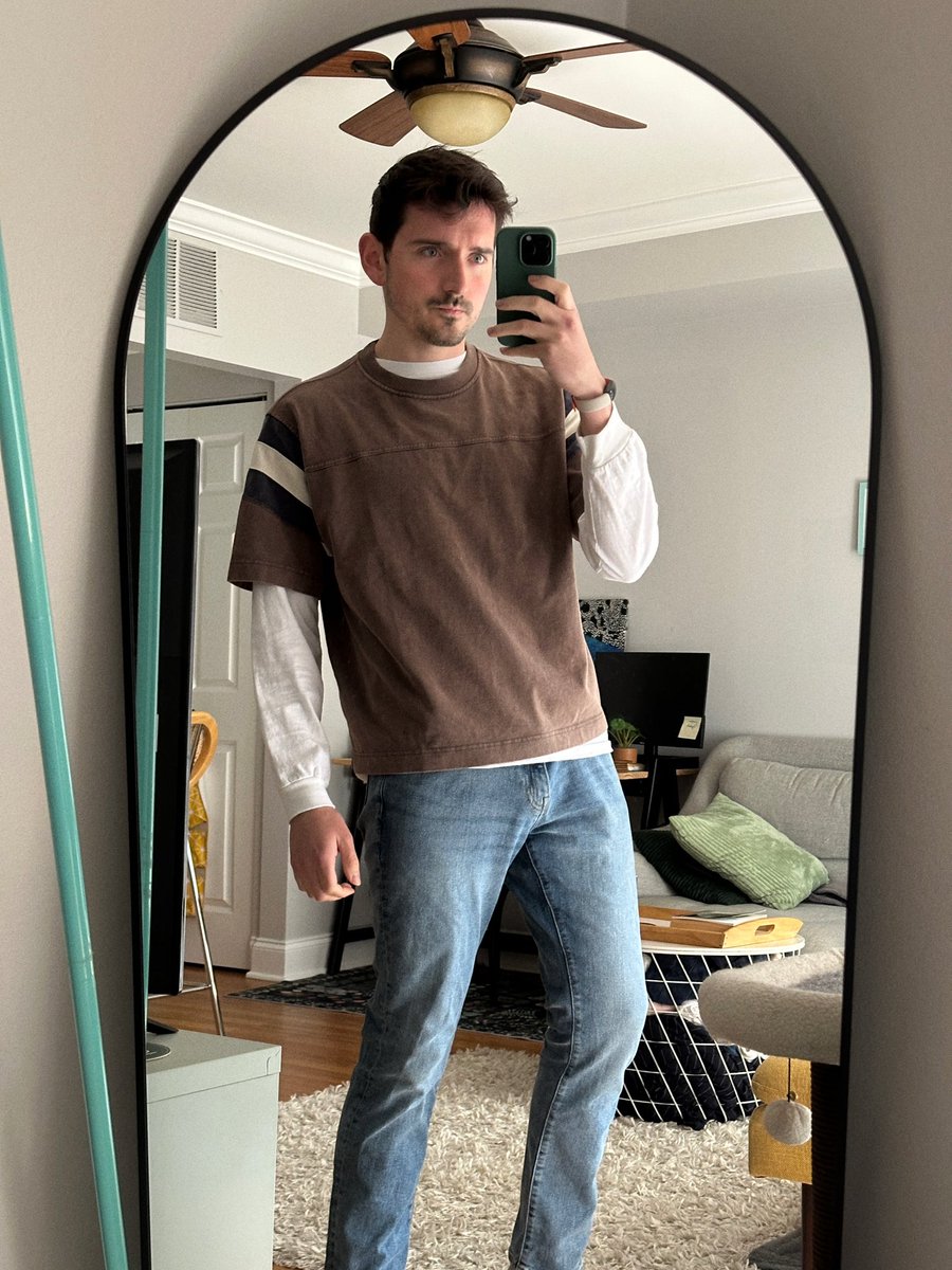 *taps mic* is this shirt on (shirt)? 

i don’t know i just think this looks neat :) also, big living room mirror debut 🚨