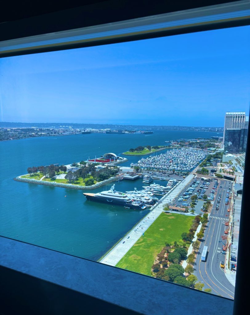 douss_l's tweet photo. Day 1 of #SIDSanDiego25 officially kicks off! ✨ An inspiring start filled with cutting-edge science 🔬, brilliant minds 🧠, and a true spirit of mentorship 🤝 — a celebration of skin research at its finest. #SkinResearch #Dermatology #ExcellenceInScience https://t.co/3FwH24kHvy