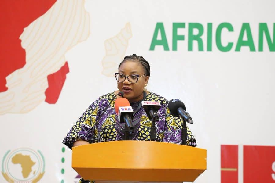 IPrometheusDDH's tweet photo. À la #ACHPR83OS , Dr. Joseph Whittal, Président du Réseau des Institutions Nationales Africaines des Droits de l'Homme (Network of African National Human Rights Institutions - NANHRI), met en avant le Maroc comme exemple en matière de justice réparatrice. https://t.co/Rj5d5fZaIn