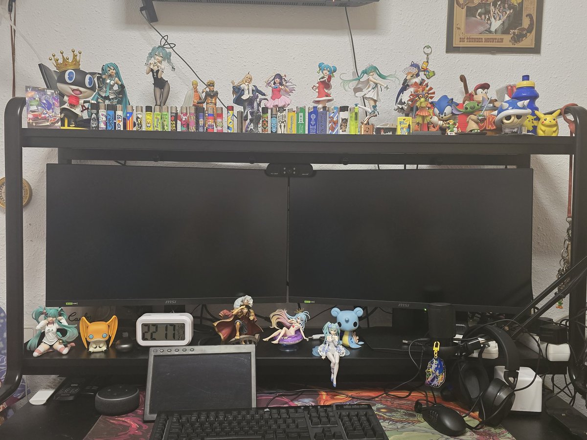Vexxodan's tweet photo. Los regalitos de este año por mis panitas los más grandes y maquinones @ZekTheHunter @creiden_n @esgasi07 @Sausuke_ @beyakero_ 
Ahora ya definitivamente más figuras en mi escritorio otaku. https://t.co/l375pjyeso