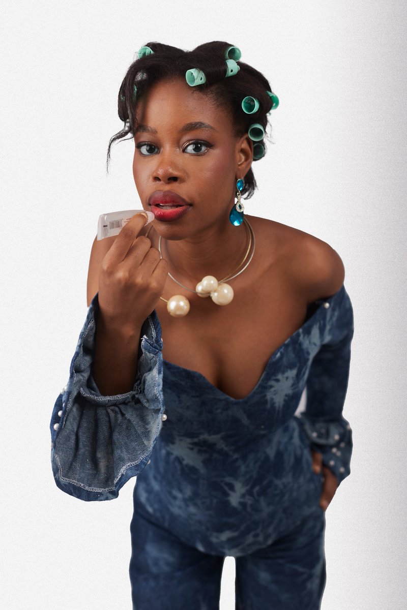 vworrld's tweet image. LOOK 6 (Sisi Eko)
Creative direction : @purplegaddafi
Photography & art direction : @Thesicknerd