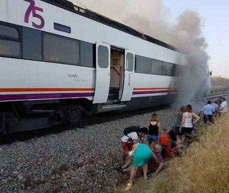 SrAlmendralejo's tweet photo. Cuando hay 'fumata blanca' en Extremadura. https://t.co/V4u96Bnqic