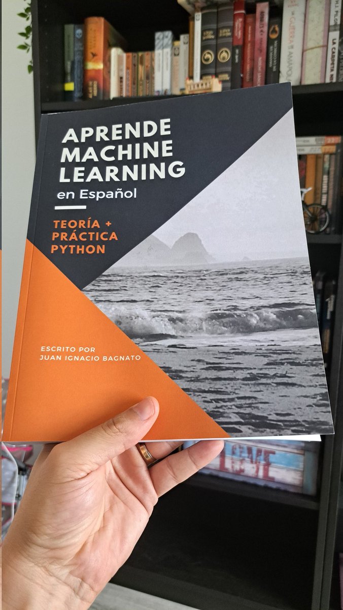 #aprendeML con <a href="/jbagnato/">juan ignacio bagnato</a> ya en mi poder!!! Encima que tengo poco tiempo libre, me tiene que empezar a atraer el ML!! Si alguien sabe cómo meterle más horas al día, que me avise! Gracias Juan Ignacio por crear este libro que voy a aprovechar muchísimo! 💪