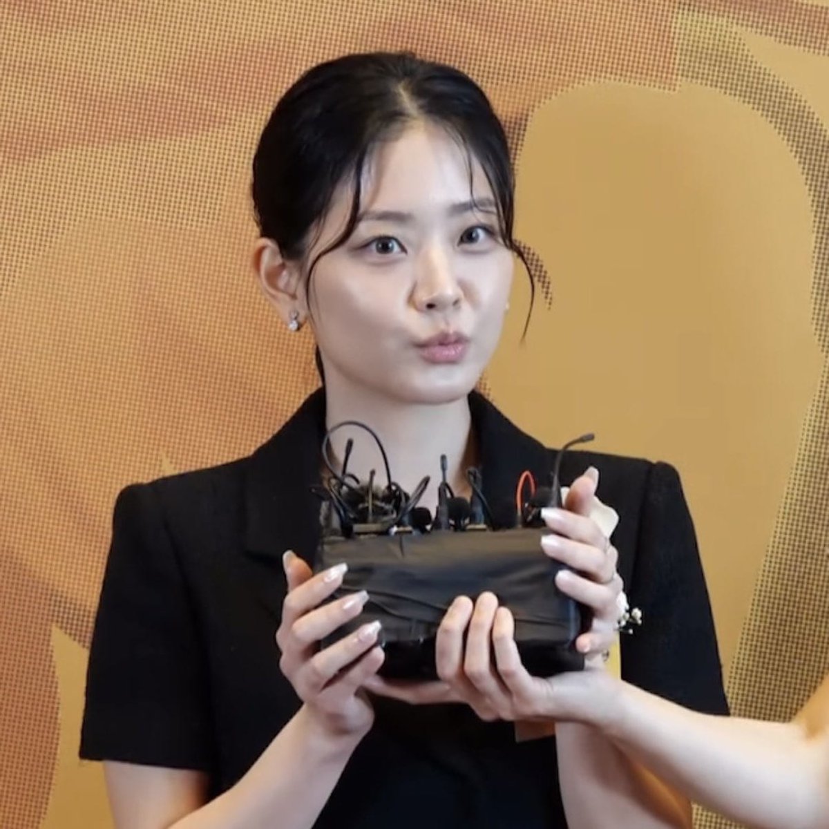 THV_OppaV's tweet photo. @chungsubin47 😚😚😚😚😚😚😚😚😚
Mi princesa sigue triunfando 💐 https://t.co/PWGHEg7e11