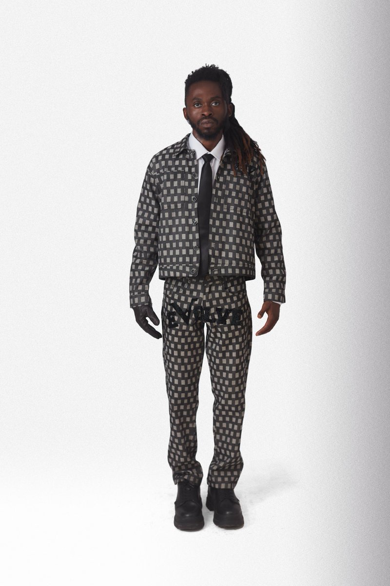 vworrld's tweet image. LOOK 7 (Formal)
Creative director : @purplegaddafi
Photography & art direction : @Thesicknerd