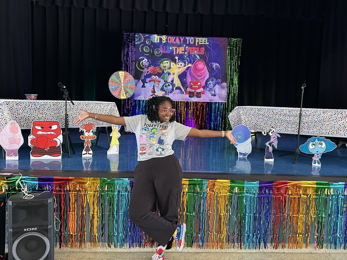 NBYEAGLES's tweet image. It’s Childhood Mental Health Awareness Day and we’re feeling all the feels with out School Counselor Ms. Brown. ❤️💙💜💛💚 @StdtSvcsMDCPS @MDCPS @MDCPSNorth