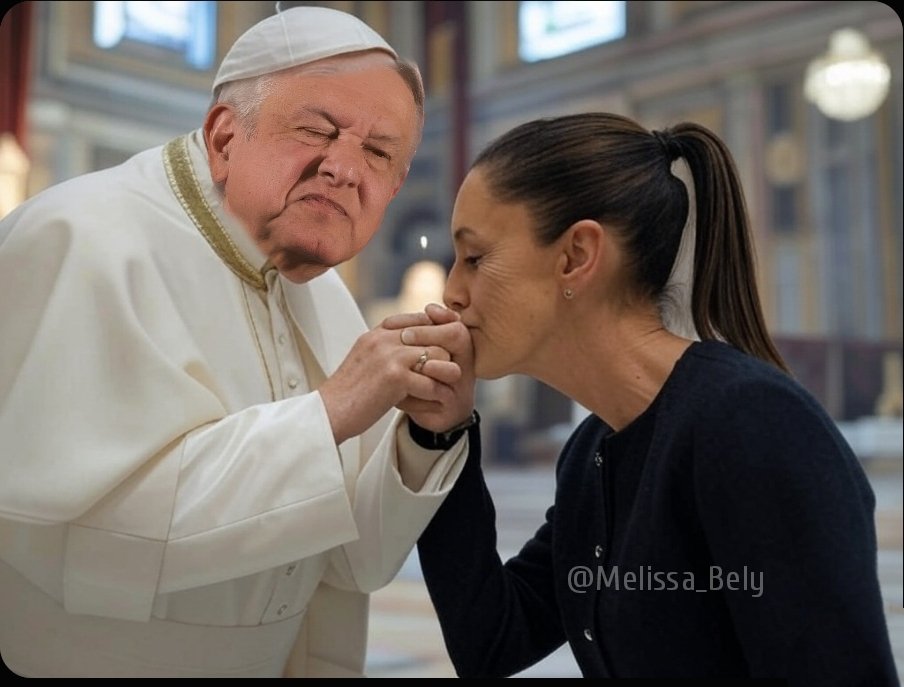 En Roma:
¡ Habemus Papam !

En México:
¡ Habemus Papanatas !