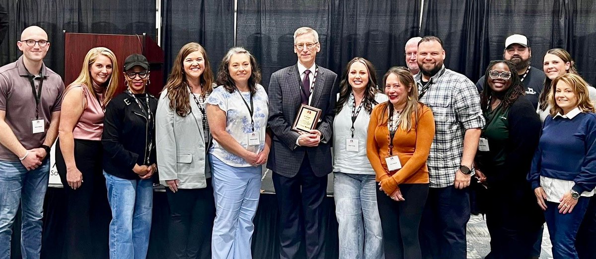 UAB Department of Medicine (@uabdeptmed) on Twitter photo π Join us in celebrating Dr. Pete Morris for receiving the 2025 Brenda B.B. Basnight Award from the Alabama Society for Respiratory Care for his innovative collaborations with UAB Medicine's respiratory therapists. <a href="/UABPulmonary/">UAB Pulmonary</a> π Join us in celebrating Dr. Pete Morris for receiving the 2025 Brenda B.B. Basnight Award from the Alabama Society for Respiratory Care for his innovative collaborations with UAB Medicine's respiratory therapists. <a href="/UABPulmonary/">UAB Pulmonary</a>